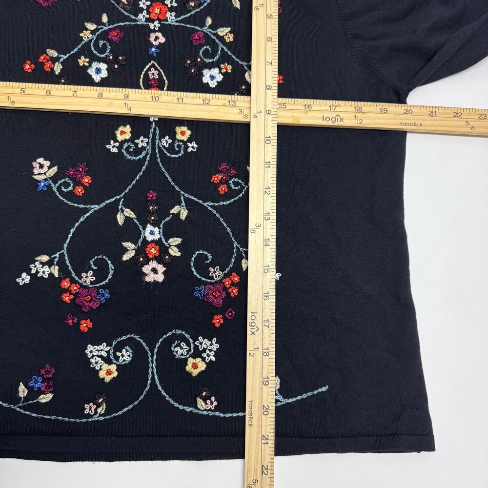 Parisian Signature Silk Nylon Embroidered Floral Art-to-Wear Turtleneck Sweater - Picture 5 of 7